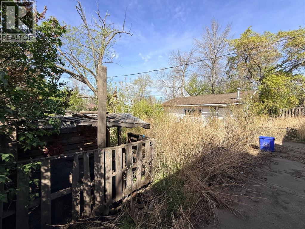 4802 47 Street Property Photo 18