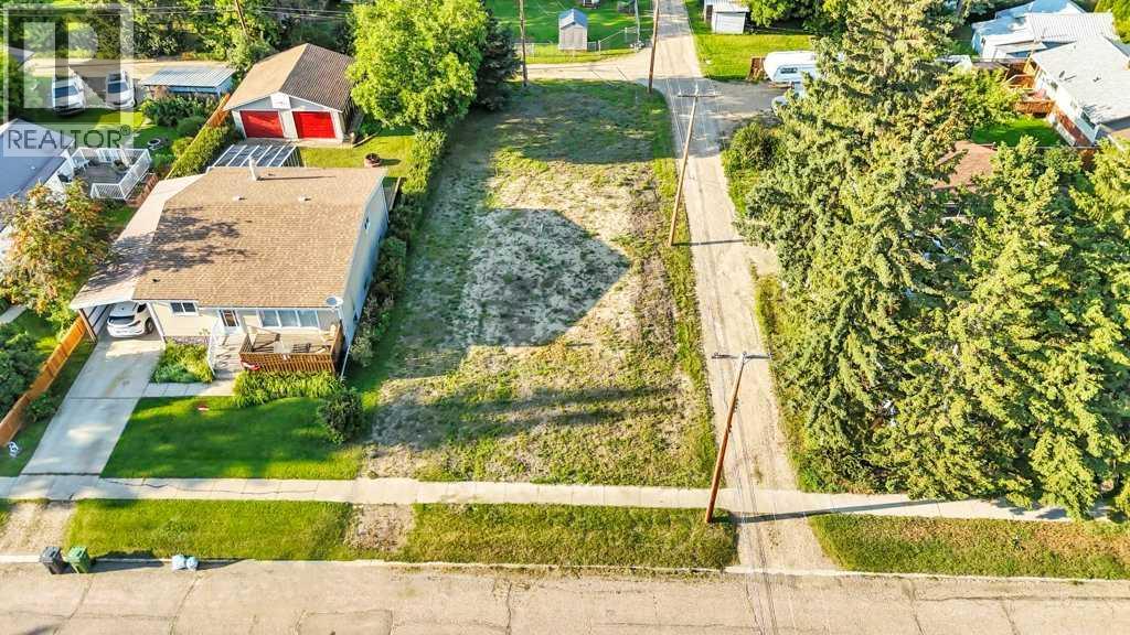 5014 53 Avenue Property Photo 1