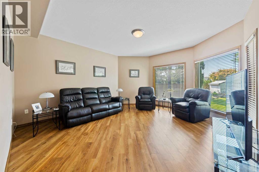 3302 64 Avenue Property Photo 18
