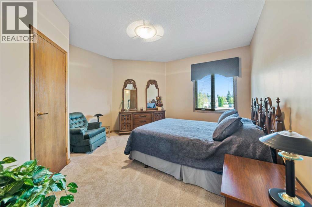 3302 64 Avenue Property Photo 33