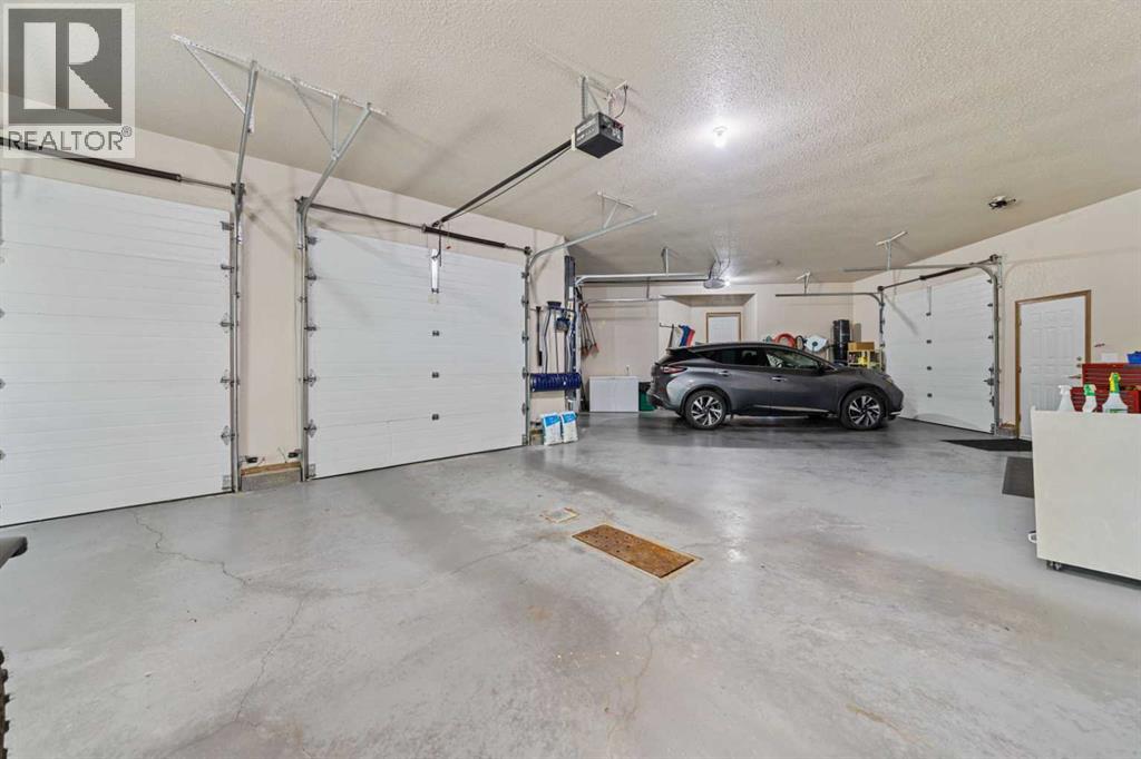 3302 64 Avenue Property Photo 43