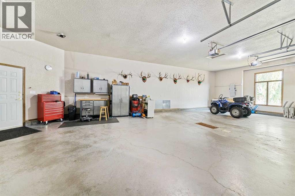 3302 64 Avenue Property Photo 44