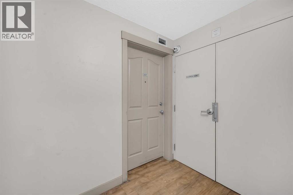 355 Taralake Way Northeast Property Photo 6