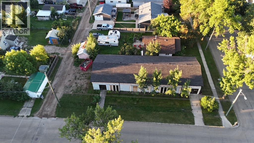 4719 49 Street Property Photo 2