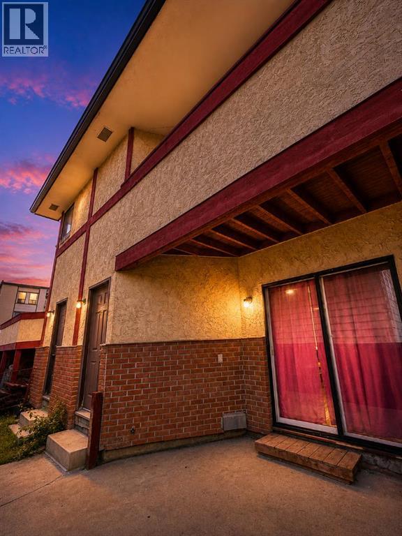1702 35 Street Southeast Property Photo 3