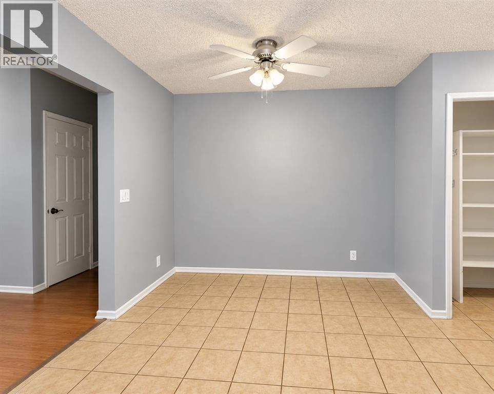 1702 35 Street Southeast Property Photo 10