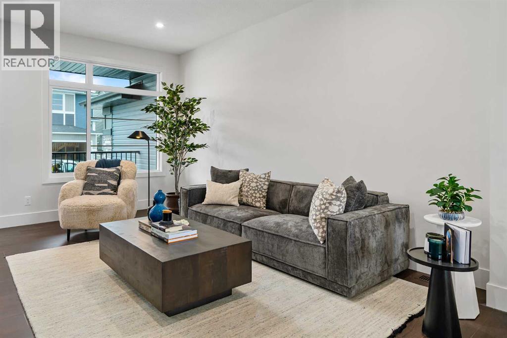 13 Silverton Glen Bay Sw Property Photo 12