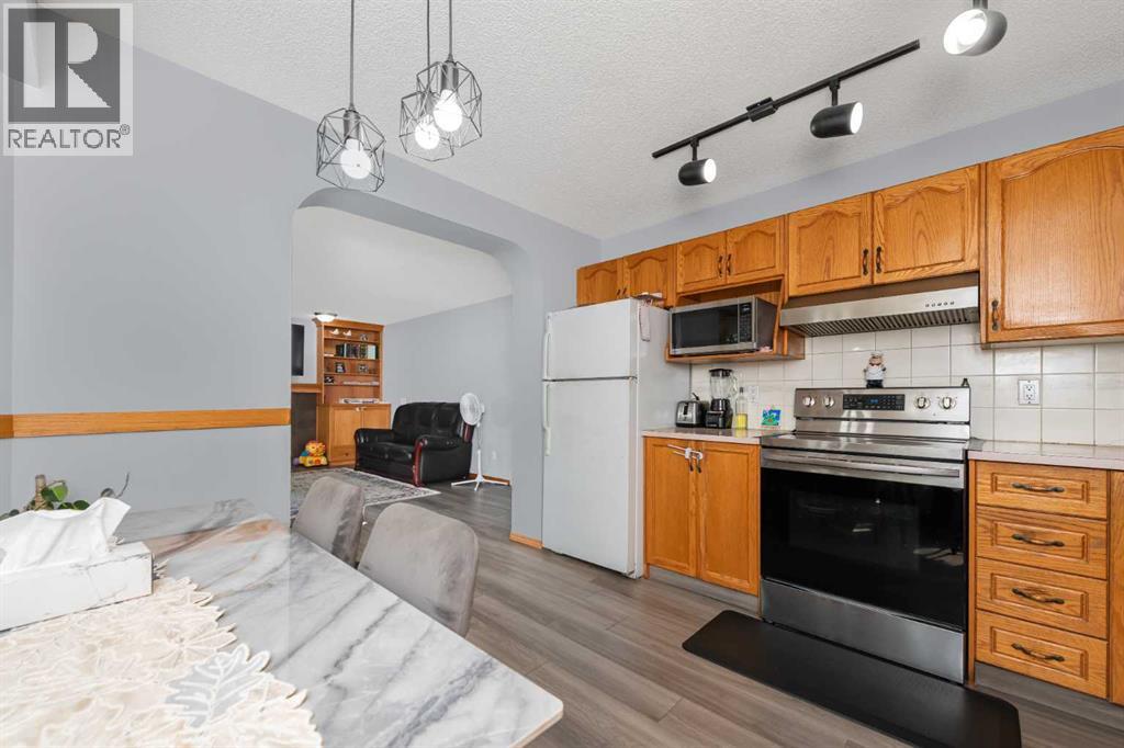 56 Martinglen Place Ne Property Photo 9