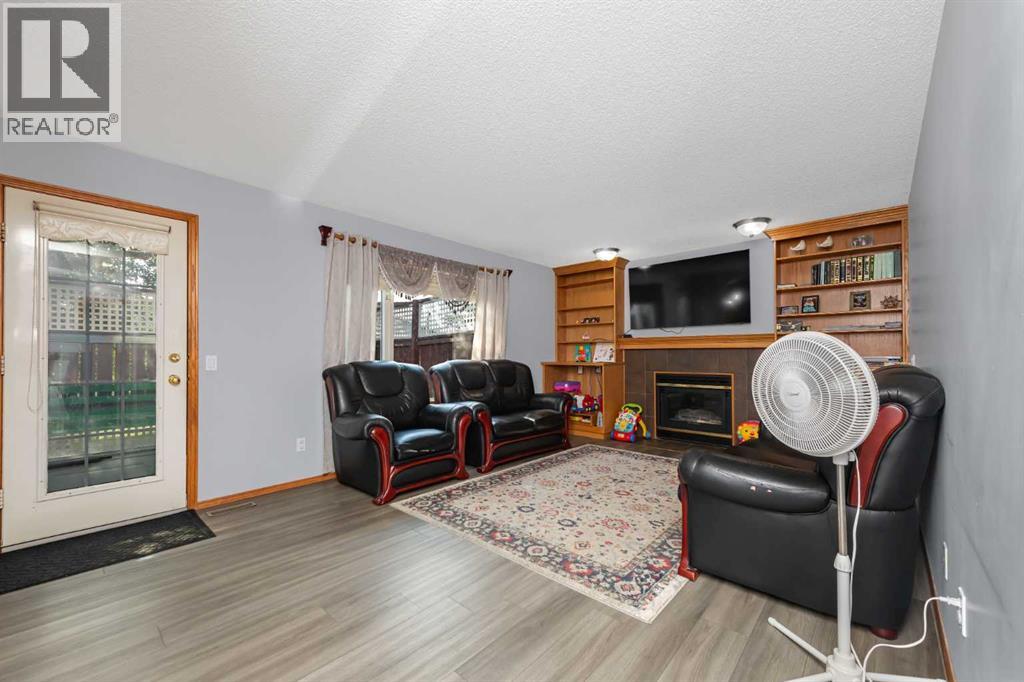 56 Martinglen Place Ne Property Photo 11