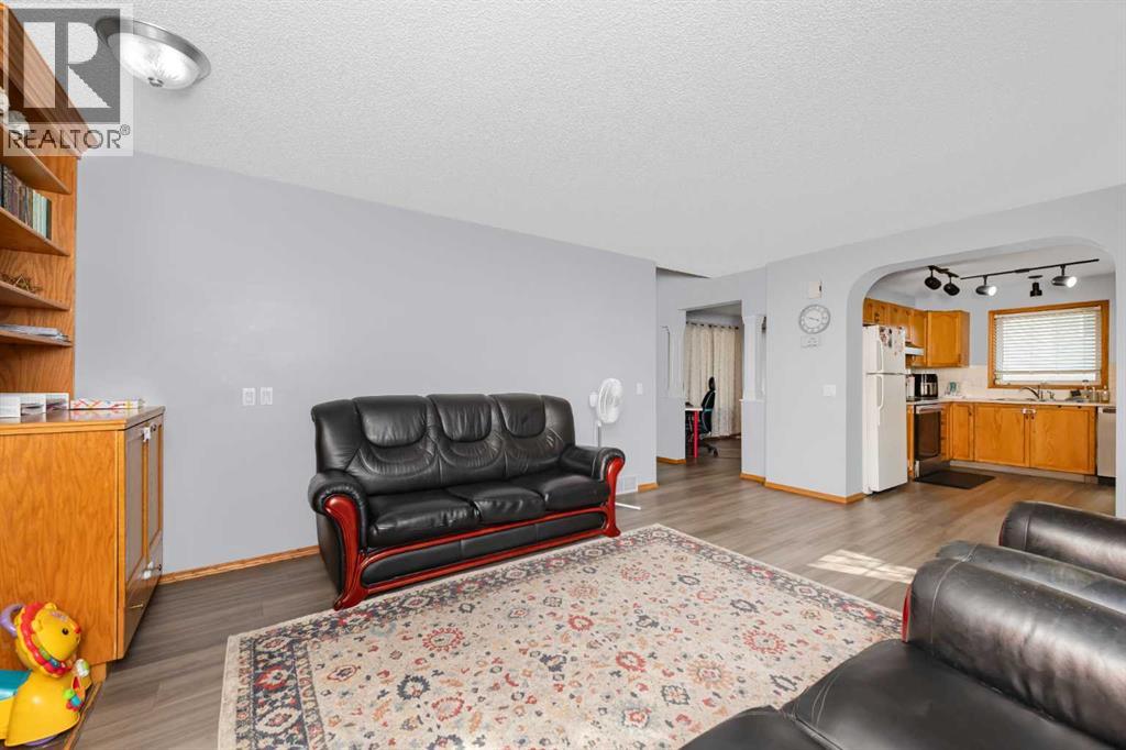 56 Martinglen Place Ne Property Photo 13
