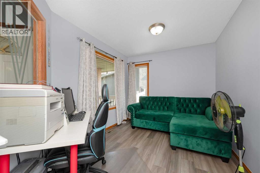 56 Martinglen Place Ne Property Photo 14