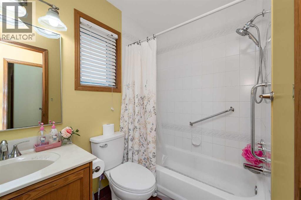 56 Martinglen Place Ne Property Photo 24