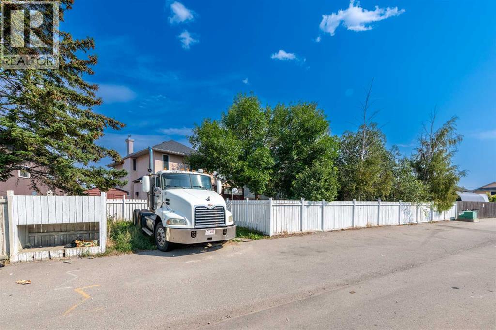 56 Martinglen Place Ne Property Photo 36