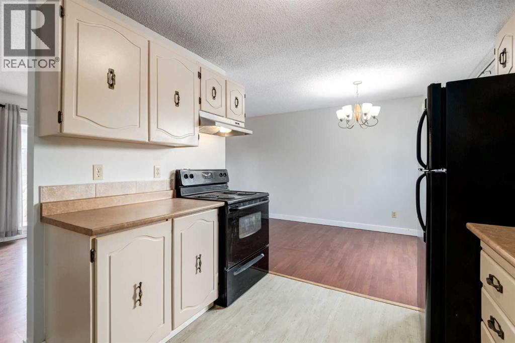 4527 73 Street Northwest Property Photo 3