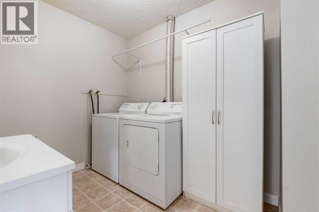 4527 73 Street Northwest Property Photo 8