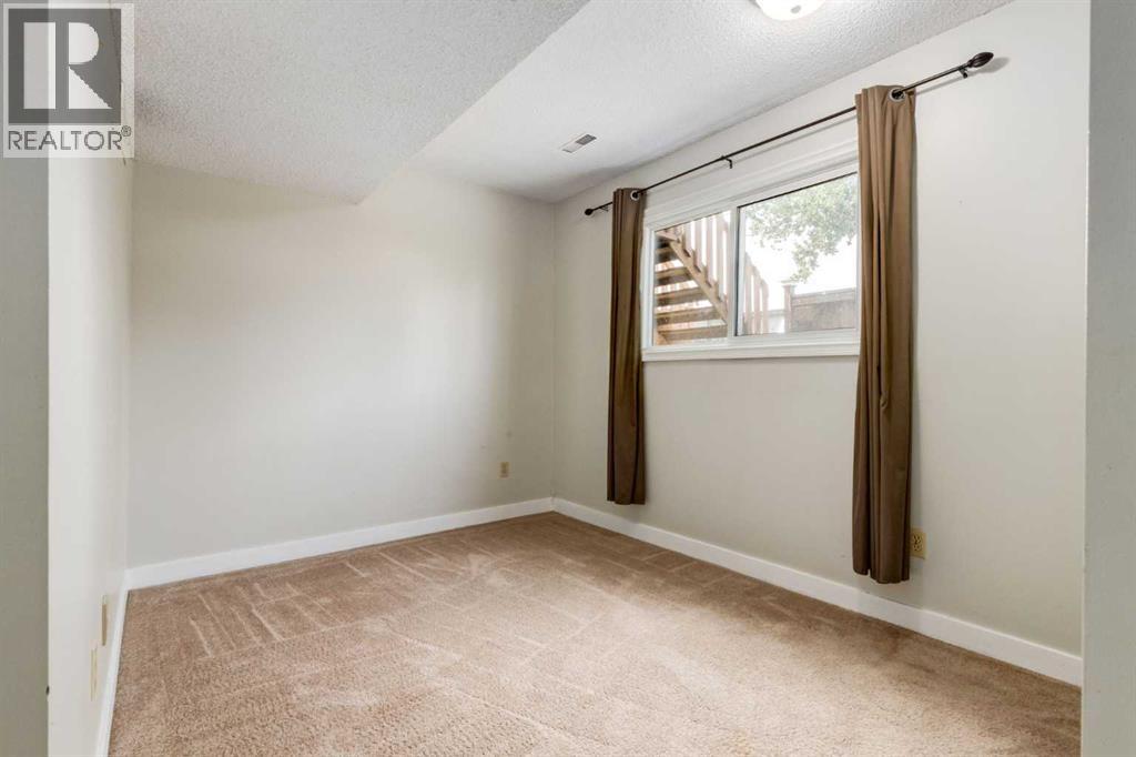 4527 73 Street Northwest Property Photo 11