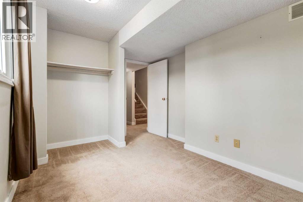 4527 73 Street Northwest Property Photo 12