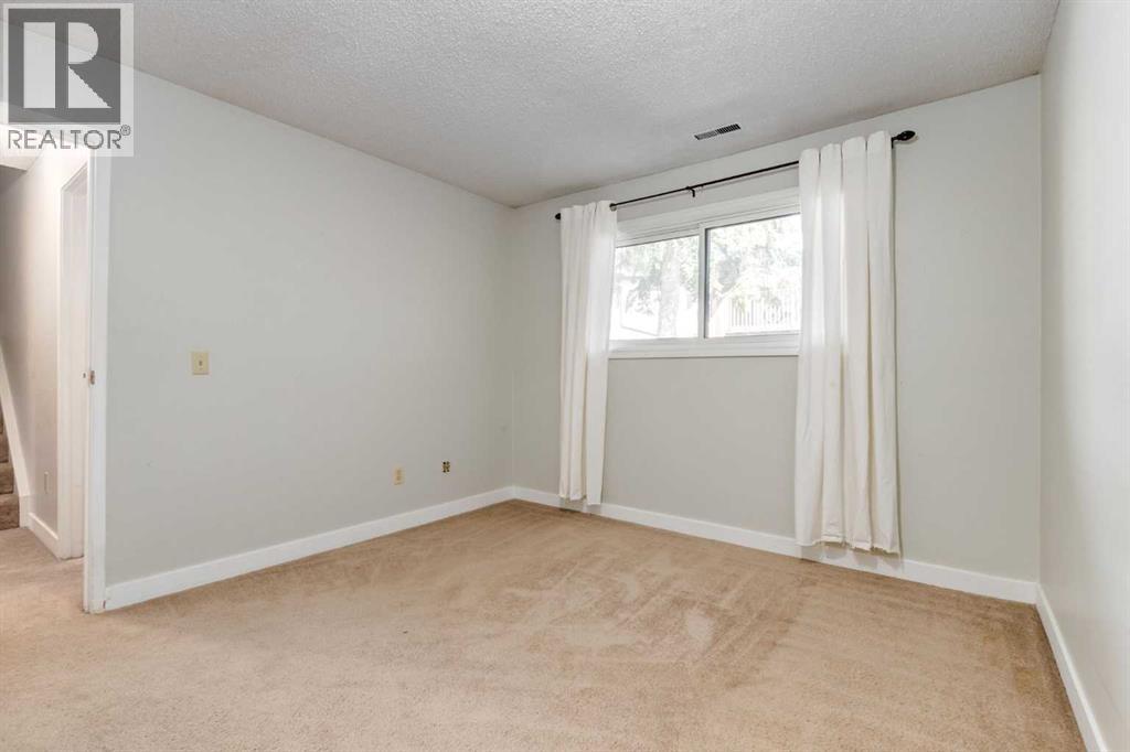 4527 73 Street Northwest Property Photo 15