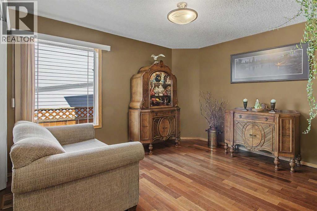 173 Cranfield Green Se Property Photo 5