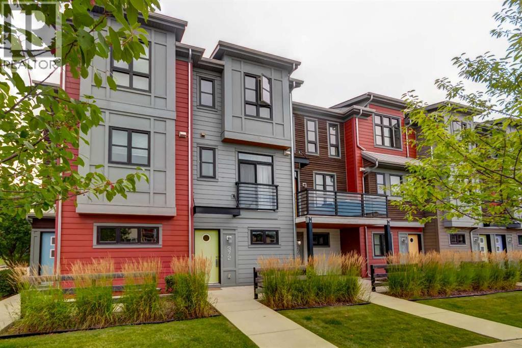 372 Walden Parade SE