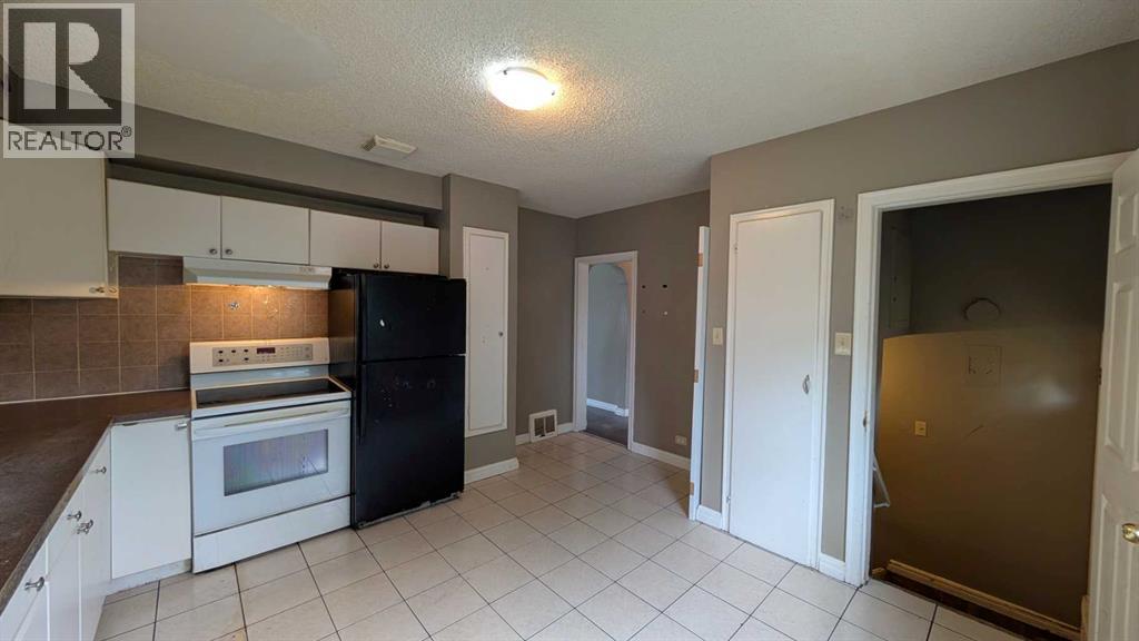 3414 Centre Street Ne Property Photo 9