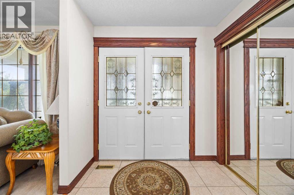 10385 Hamptons Boulevard Nw Property Photo 4