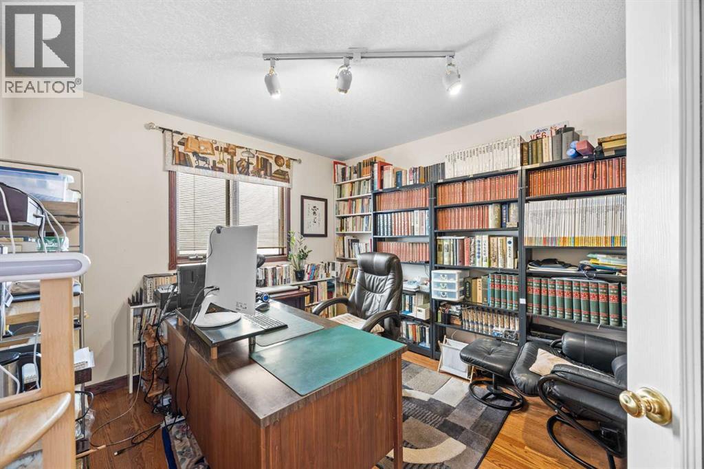 10385 Hamptons Boulevard Nw Property Photo 14
