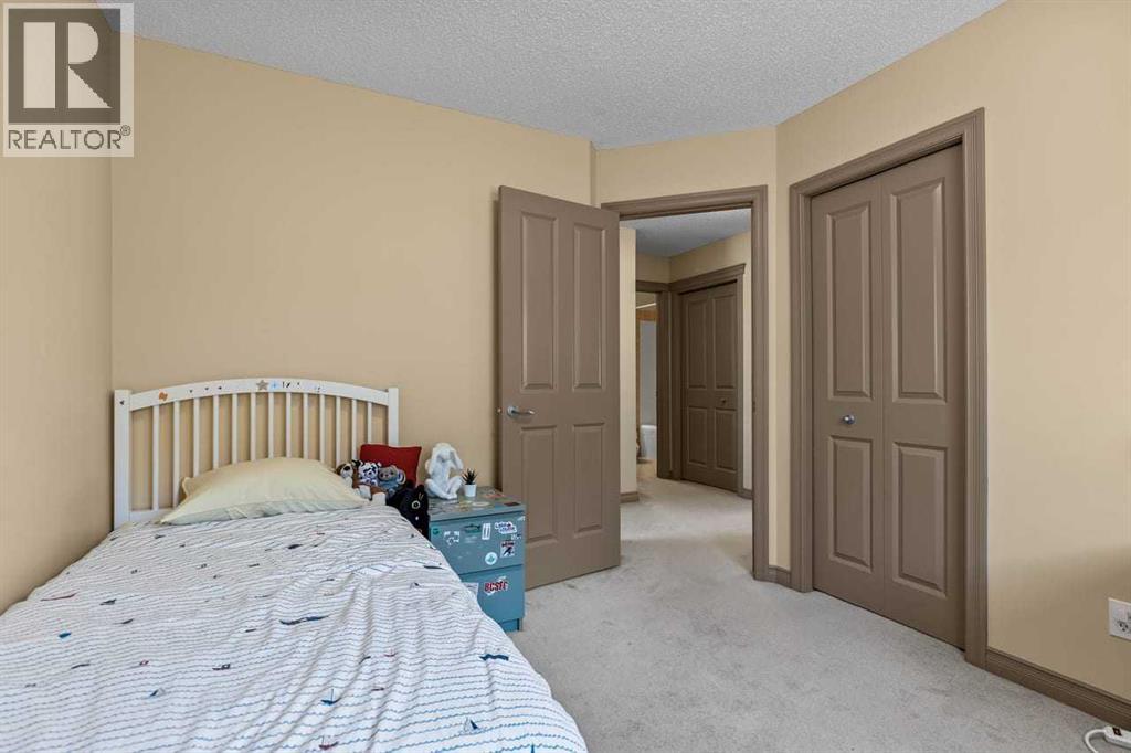 149 Everwoods Close Sw Property Photo 31
