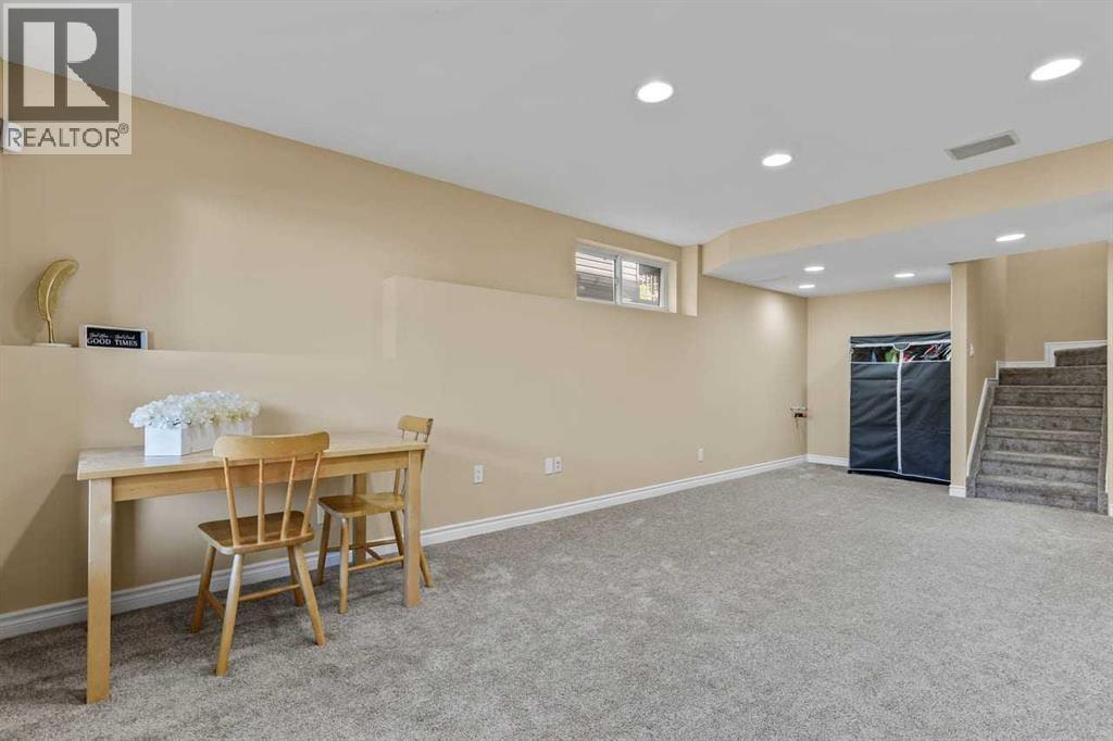 149 Everwoods Close Sw Property Photo 33