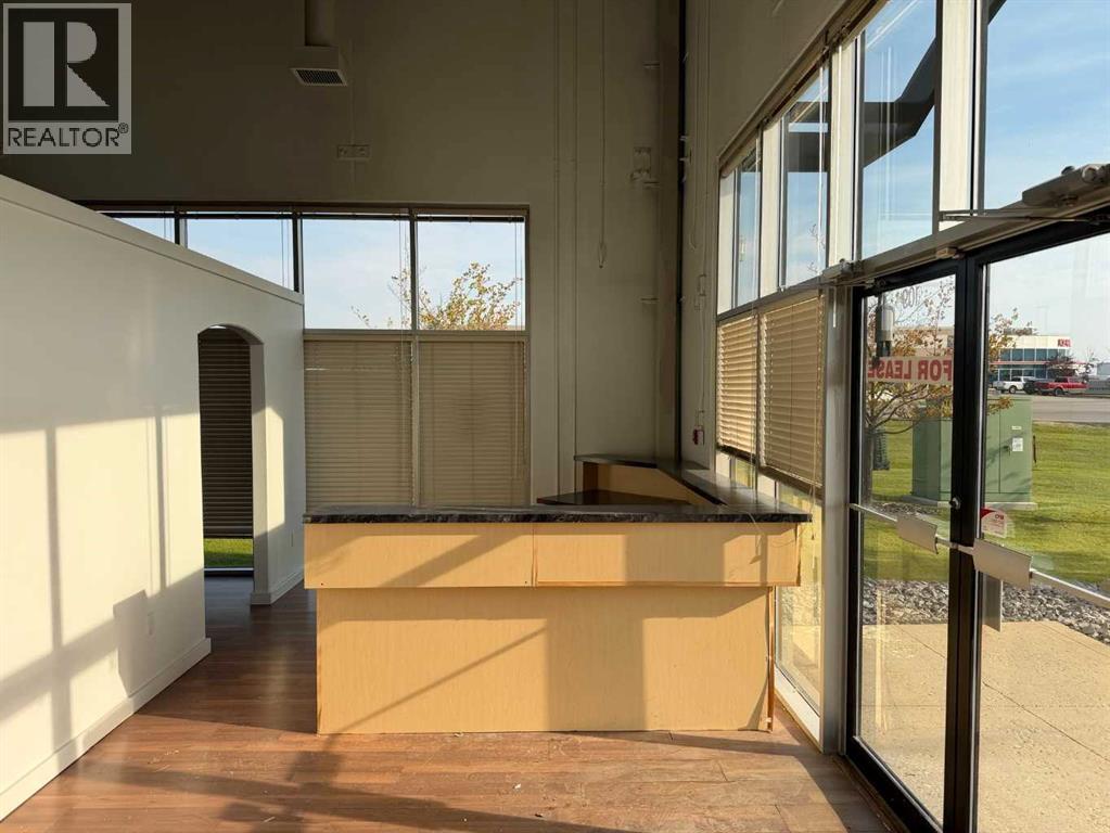 7002 98 Street Property Photo 2