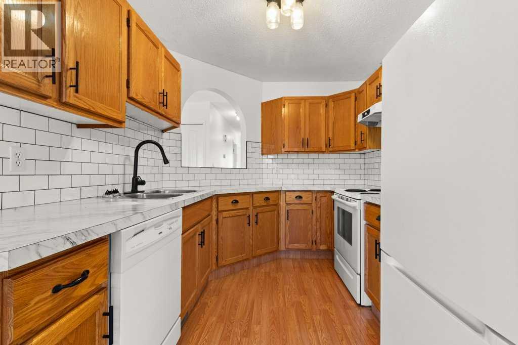 33 Eggleton Street Property Photo 11
