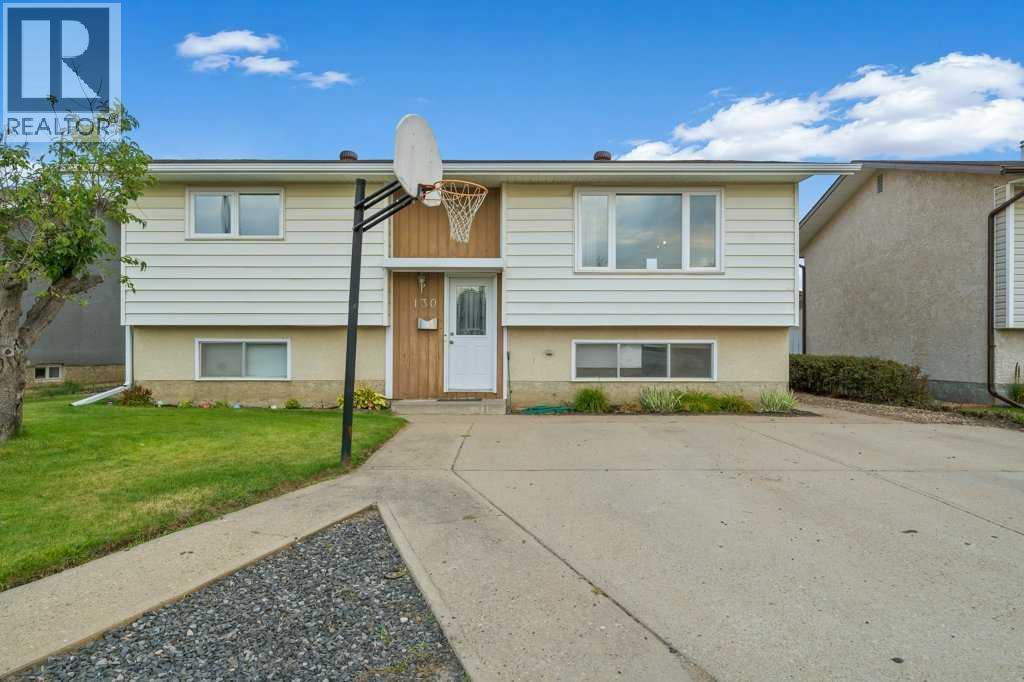 130 Hull Crescent NE