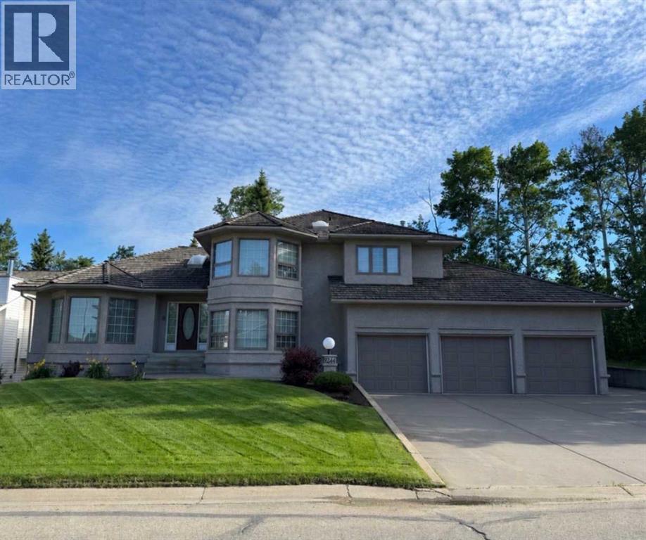 9244 Wedgewood Drive N Property Photo 1