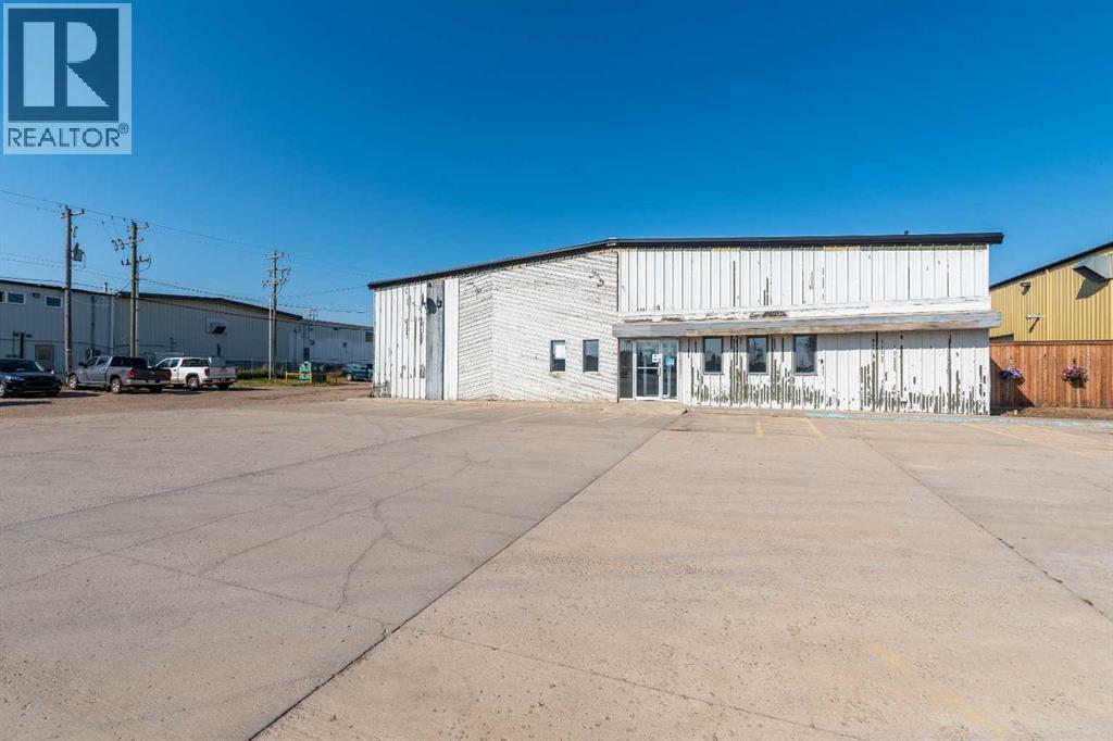 4702 62 Avenue Property Photo 2