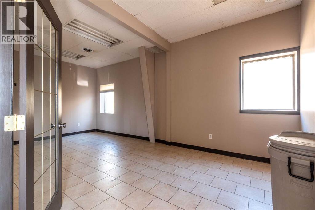 4702 62 Avenue Property Photo 7
