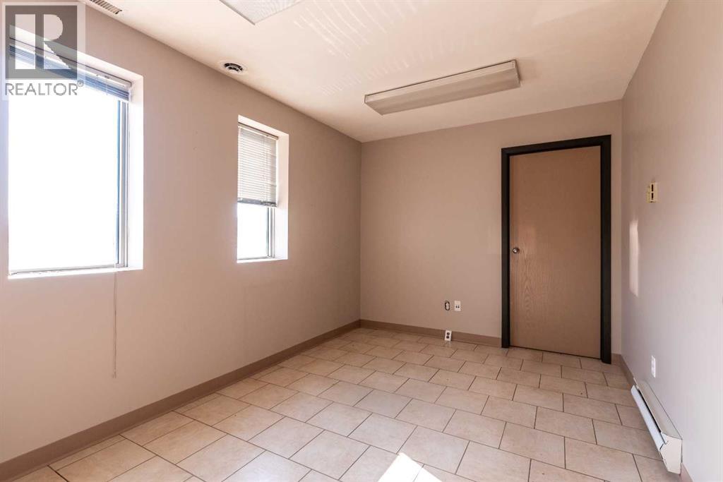 4702 62 Avenue Property Photo 9