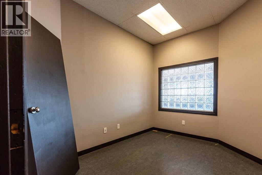 4702 62 Avenue Property Photo 12