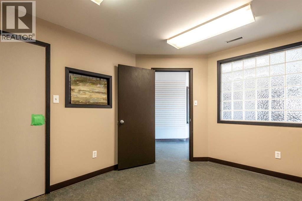 4702 62 Avenue Property Photo 13