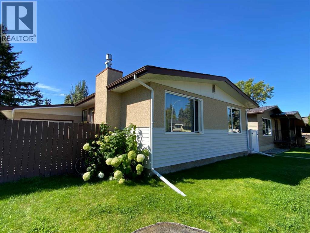 3 Lake Bevan Drive E Property Photo 1