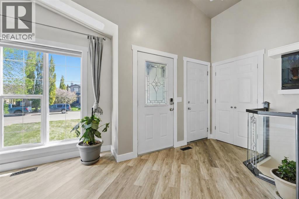 206 Highwood Village Place Nw Property Photo 2