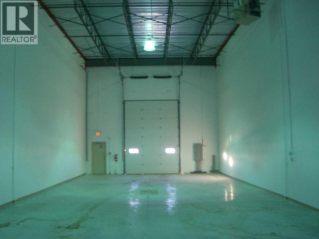 6902 98 Street Property Photo 3