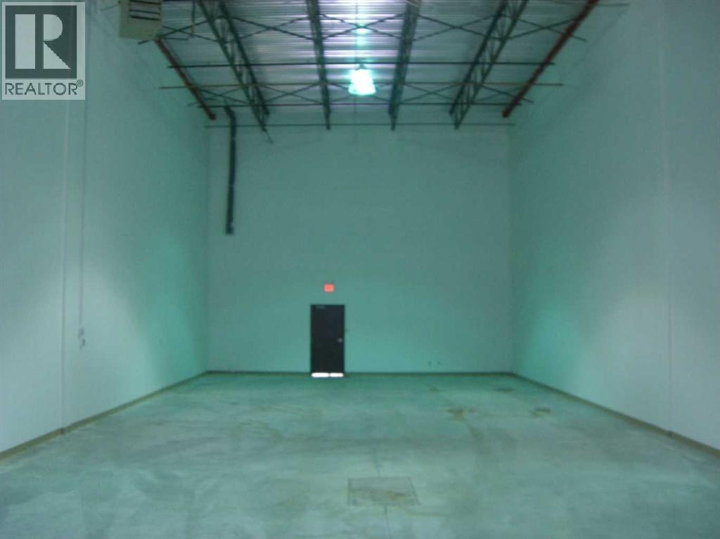 6902 98 Street Property Photo 4