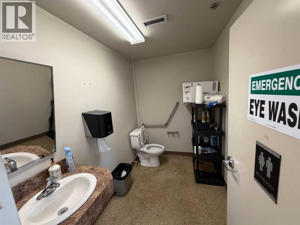 6902 98 Street Property Photo 8