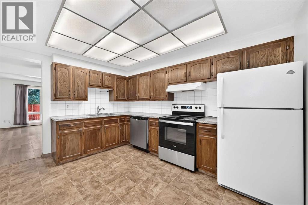 330 Canterbury Drive Southwest Property Photo 4