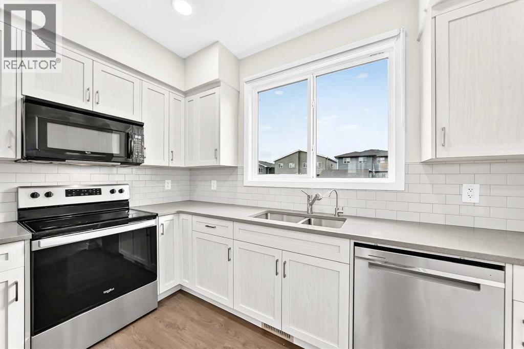 471 Livingston Way Ne Property Photo 4