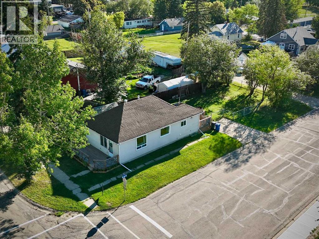 9732 100 Street Property Photo 6