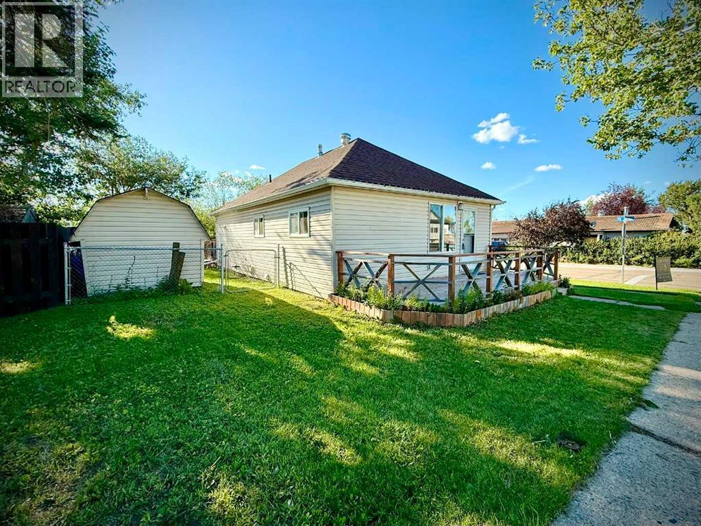 9732 100 Street Property Photo 7