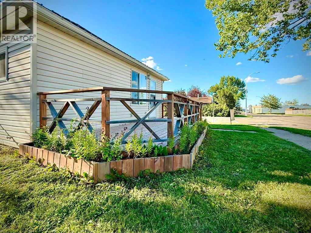 9732 100 Street Property Photo 8