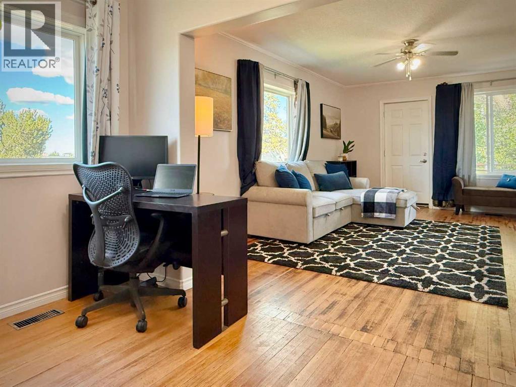 9732 100 Street Property Photo 18