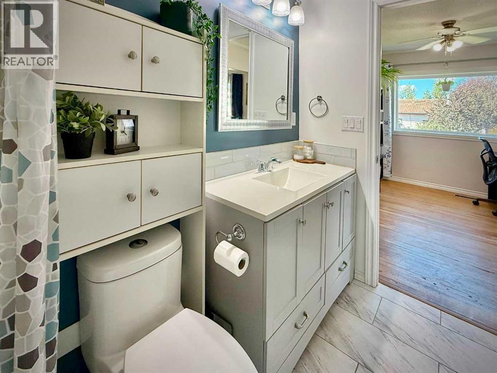 9732 100 Street Property Photo 20
